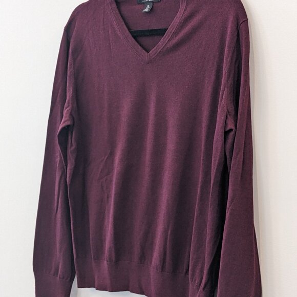 Banana Republic Men's Crimson V-Neck Sweater - Size Medium - Picture 4 of 5